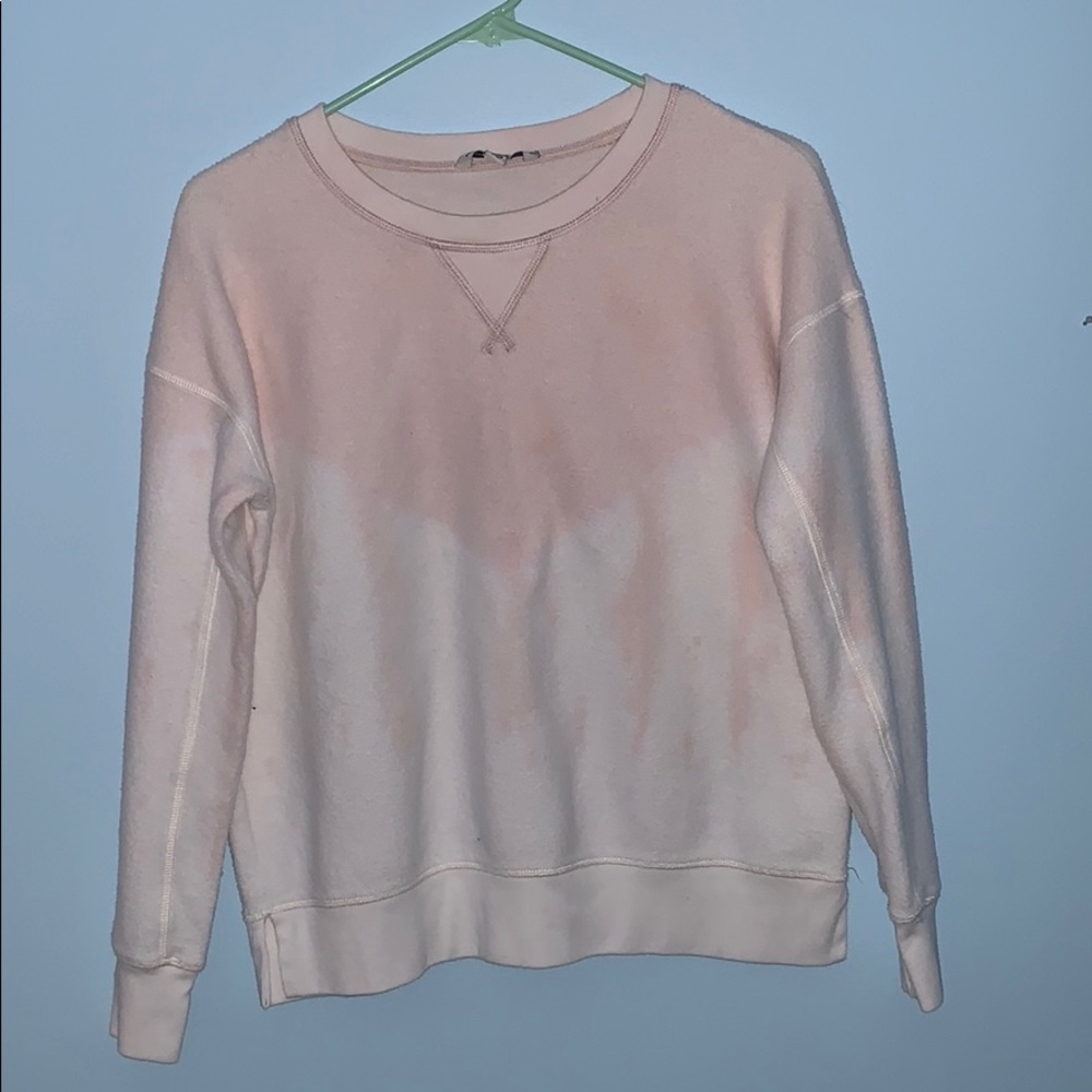 AEO “Inside out” pink and white crew neck